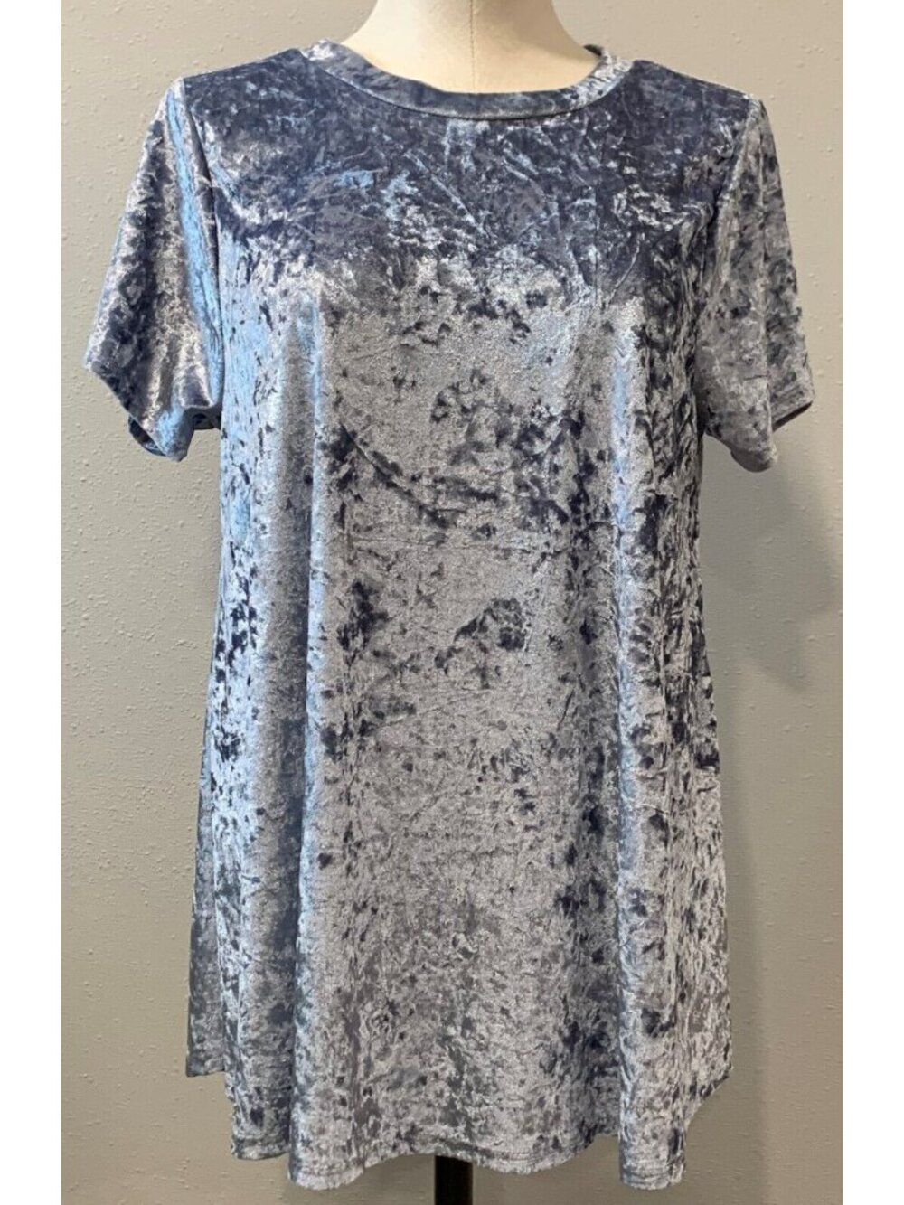 Crushed Velvet Blue A-Line Blouse Womens Size M Short Sleeves V-Back By MTS NEW